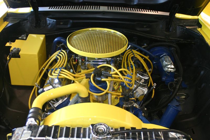 Le moteur V8 "Roush" de 5.0 litres développe plus de 400 chevaux