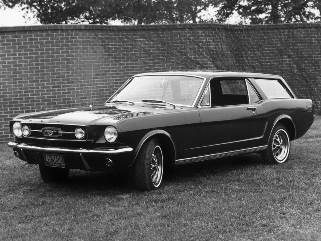 La Mustang Wagon vue de profil avant