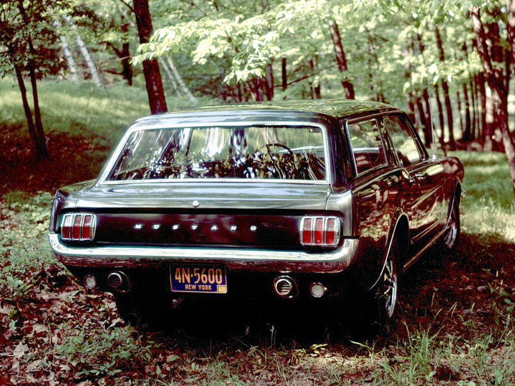 La Mustang Wagon vue arrière